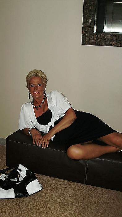 19P My sexy mother en girl. please dirty comments