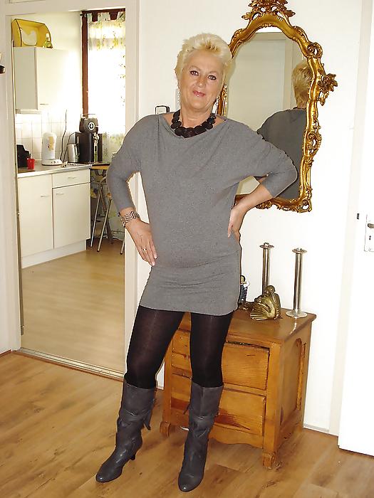 19P My sexy mother en girl. please dirty comments