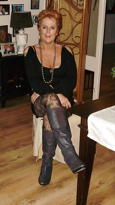 19P My sexy mother en girl. please dirty comments