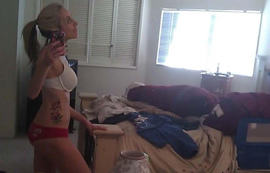 16P Nice collection of a hardcore babe dildoing her pierced cunt