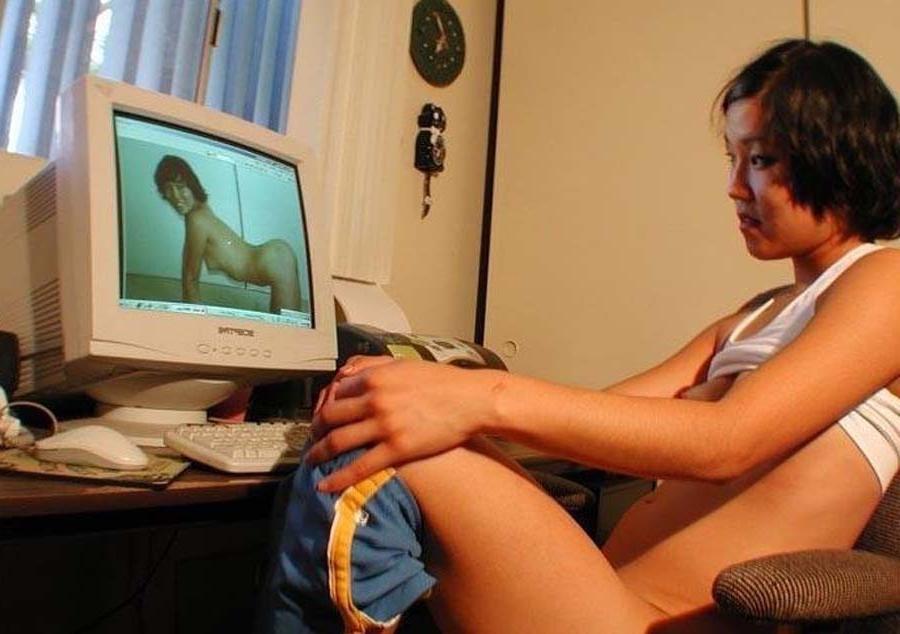 16P Nice selection of a horny amateur webcam babe masturbating
