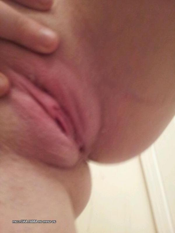 15P Naughty chick playing with her smooth shaved cunt