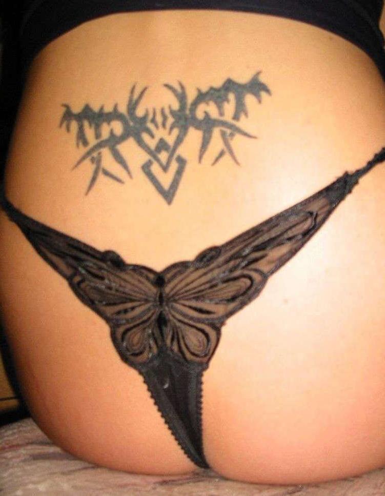 16P Picture set of a tattooed masturbating hottie