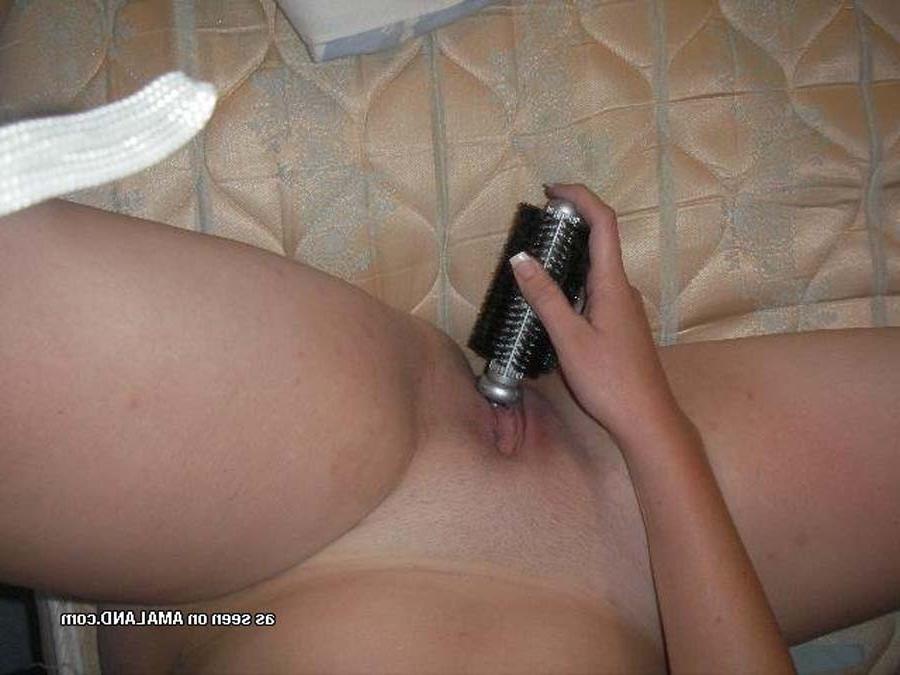 16P Pictures of a horny chick fucking her cunt with various stuff