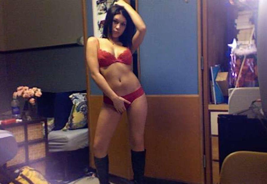16P Fun with her dildo