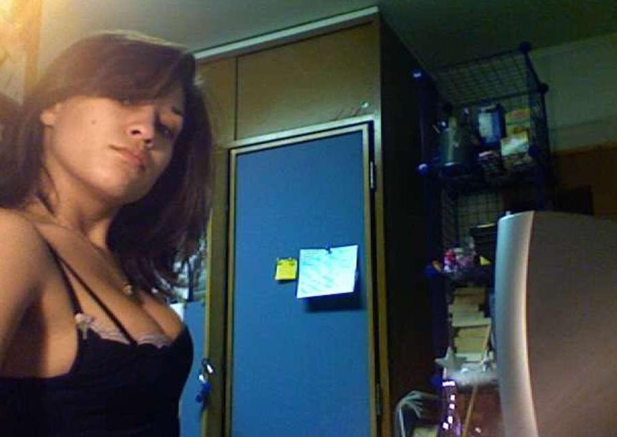 16P Fun with her dildo