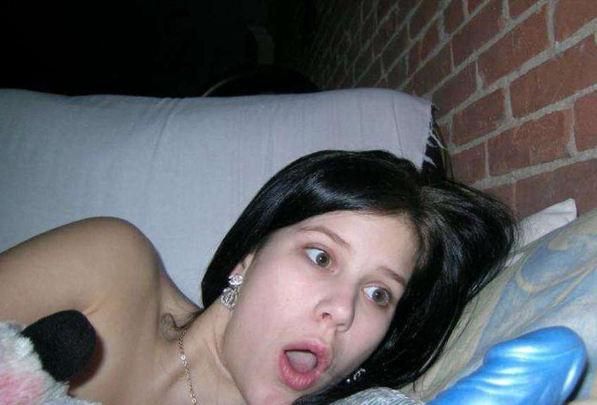16P Pictures of a horny teen playing with her twat