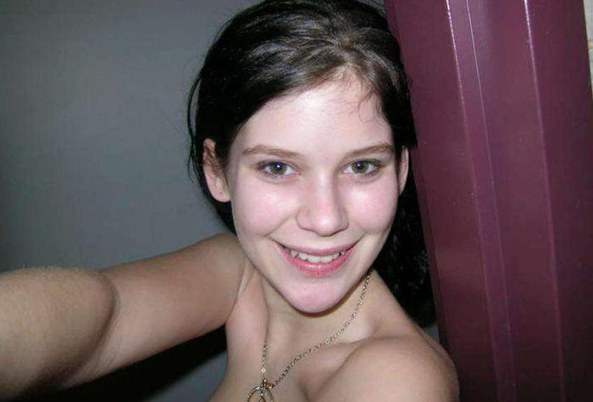 16P Pictures of a horny teen playing with her twat