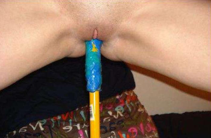 16P Pictures of a sexy girlfriend masturbating in the nude