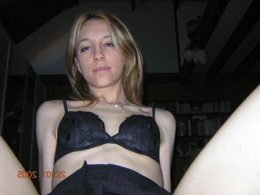 18P Ericka fucking herself in bed with a glass dildo