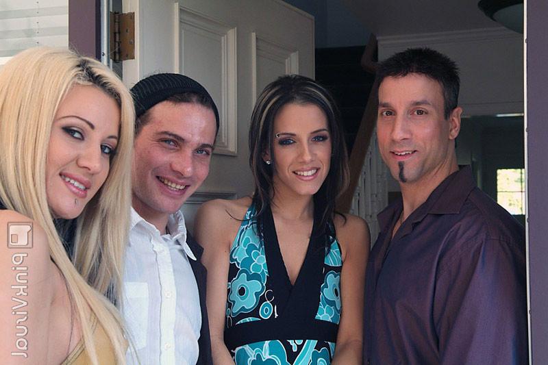 16P Enjoy a hot foursome with slut housewifes