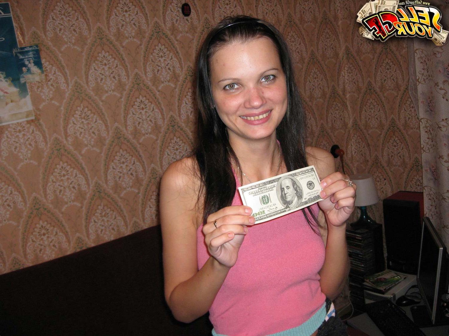 16P GF having sex with stranger for cash