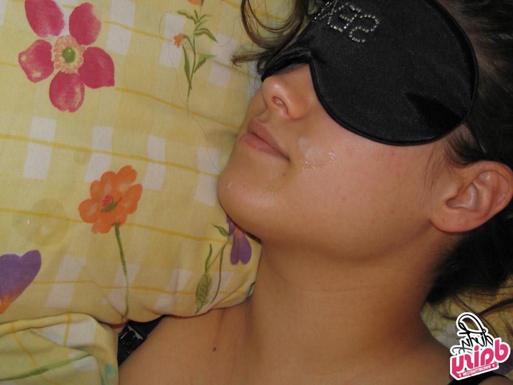 15P This sexy amateur Daisy gets a facial while she sleeps