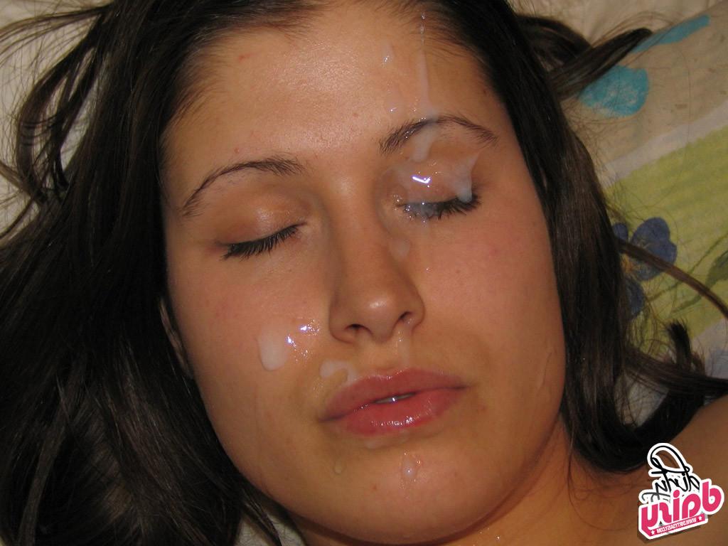 15P This amateur housewife Daisy gets spooged on