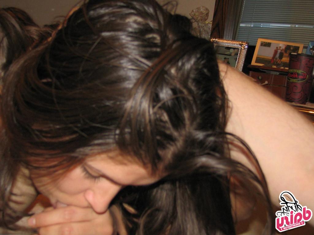 15P This amateur housewife Daisy gets spooged on