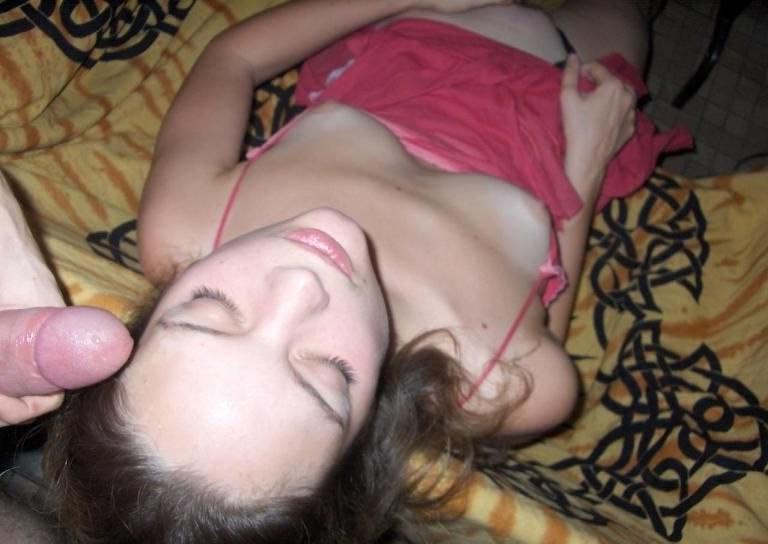 15P Dirty girlfriends get facial cumshots