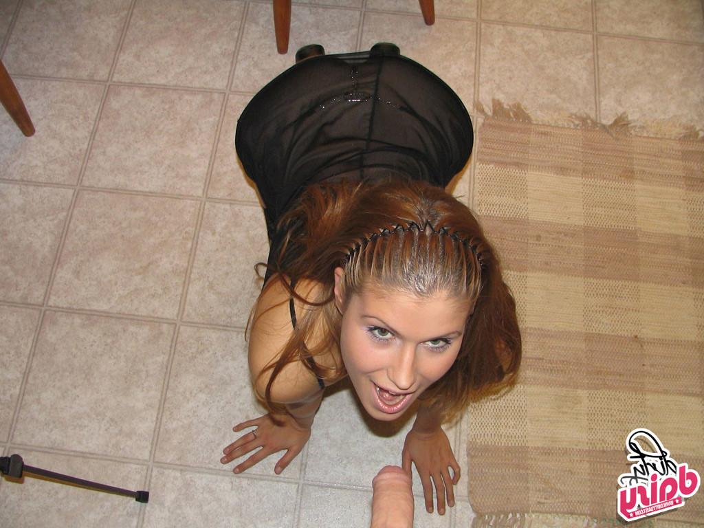 15P This amateur babe sucks cock on the kitchen floor