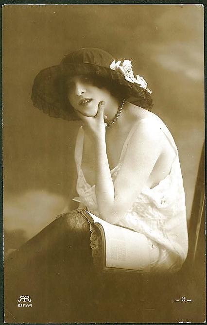 25P Old French postcards 8