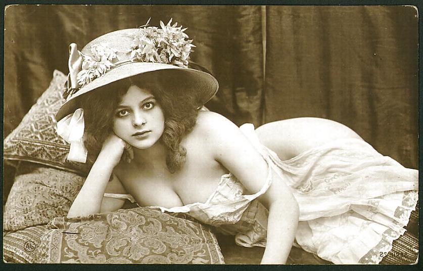 25P Old French postcards 8