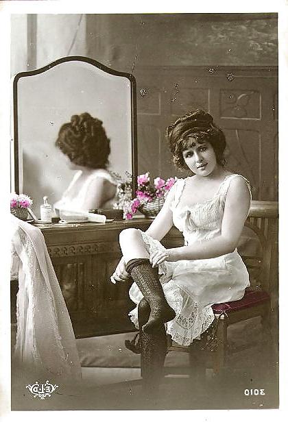 25P Old French postcards 8