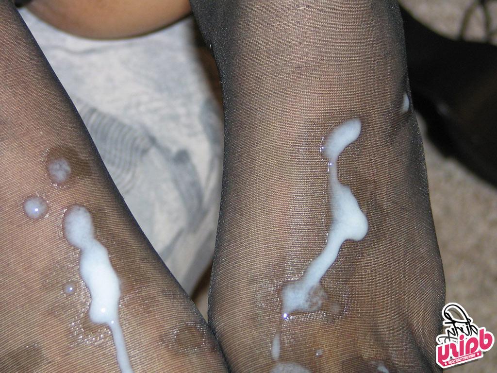 15P Sexy amateur housewife gives a sticky footjob