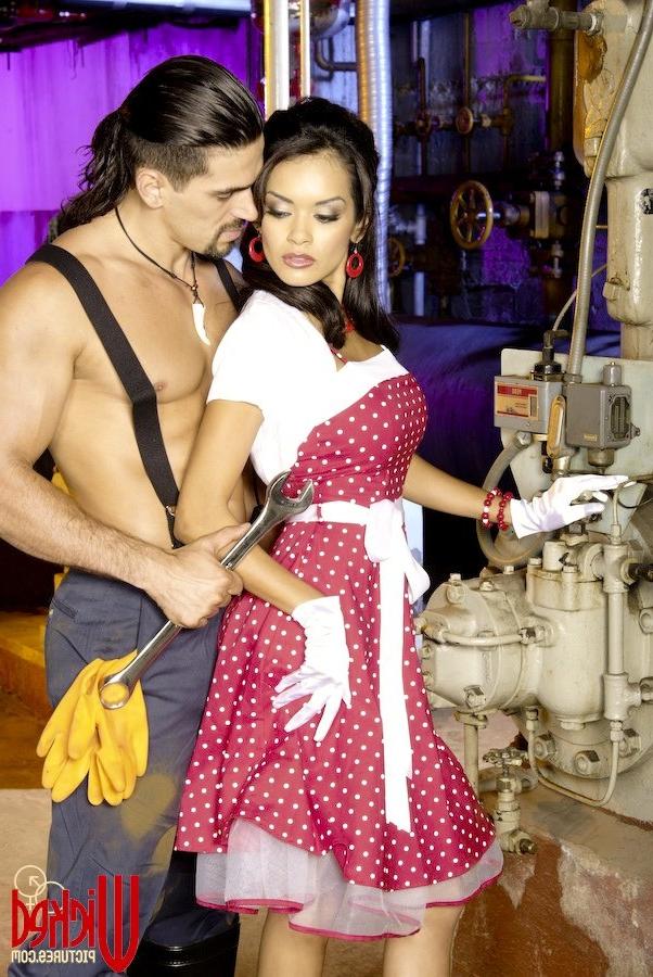 14P Daisy Marie Doggy Drilled In A Factory