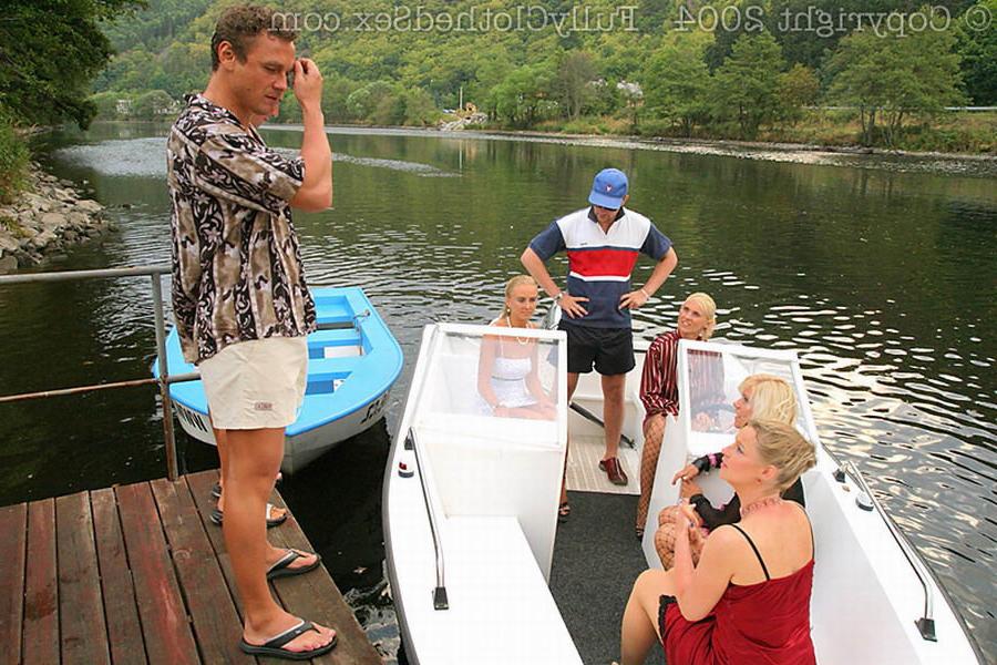 16P Couples have hot groupsex on a fast boat