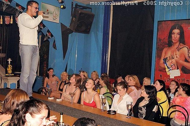 18P Mixed pictures in the drunk party orgy