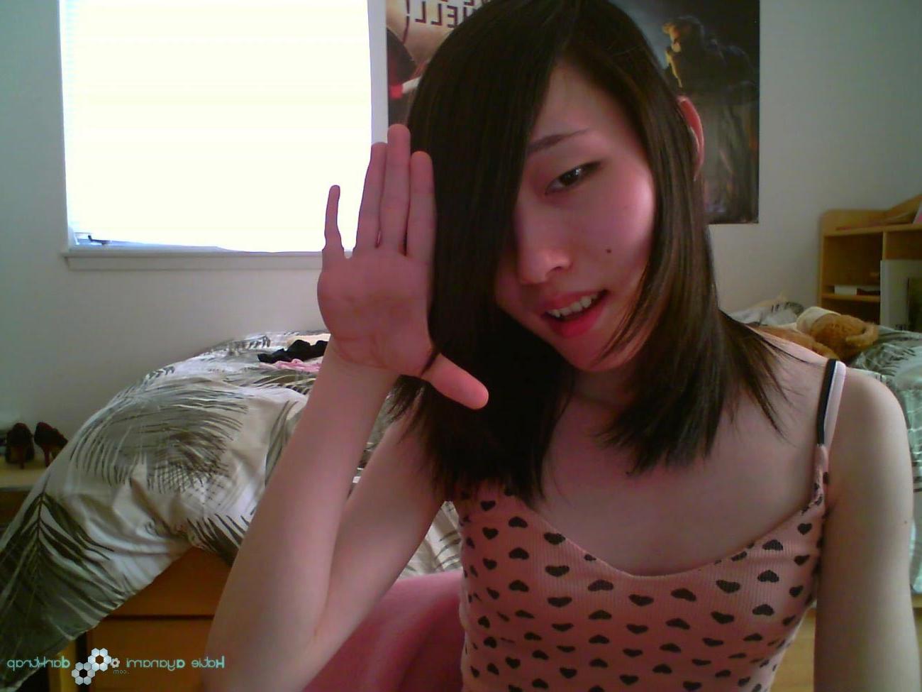 16P Young japanese newhalf ladyoby posing