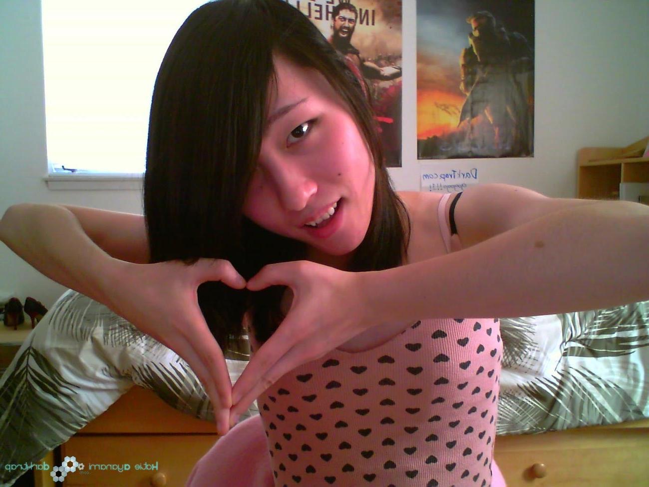16P Young japanese newhalf ladyoby posing
