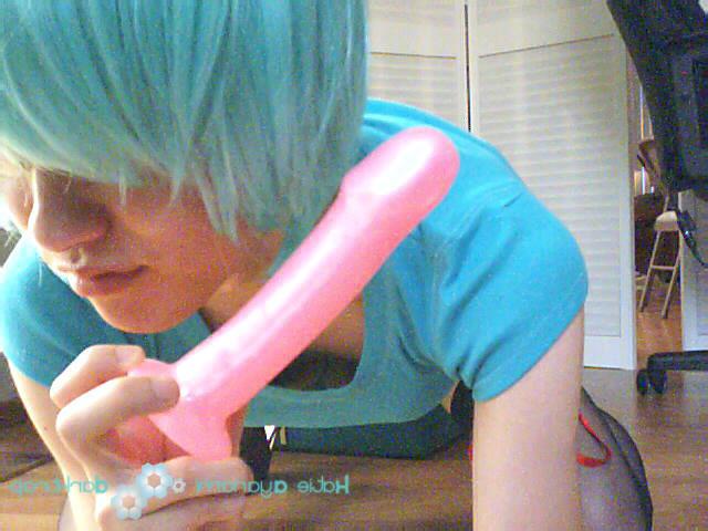 16P Young newhalf sucks and fucks dildo