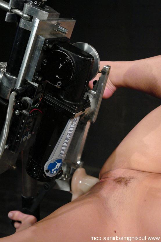 15P Harmony Rose takes two huge dildos on fucking machines