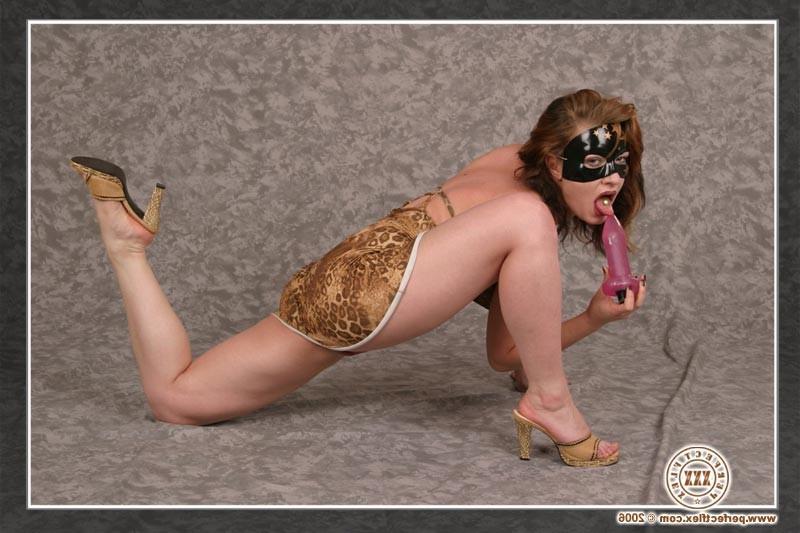 17P Horny flexible lady stuffing her tight ass with thick pink dildo