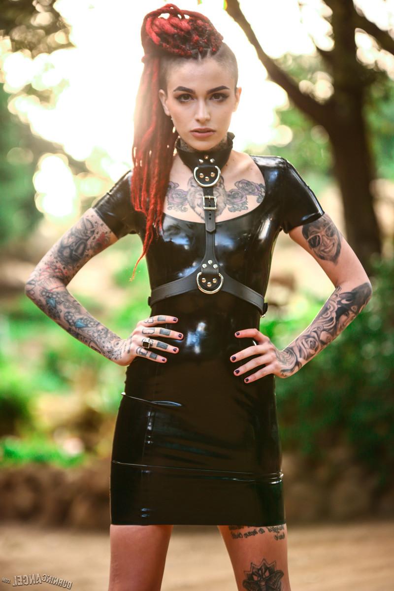 15P Leigh Raven peels off her skintight shiny latex dress