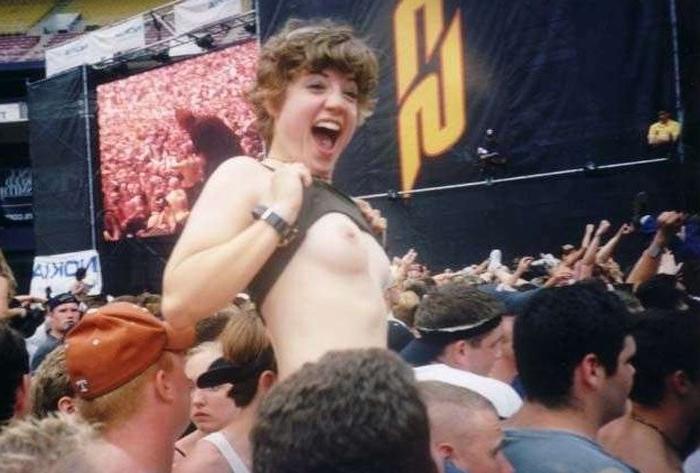 15P Drunk Chicks Flashing Perky Tits at Concerts