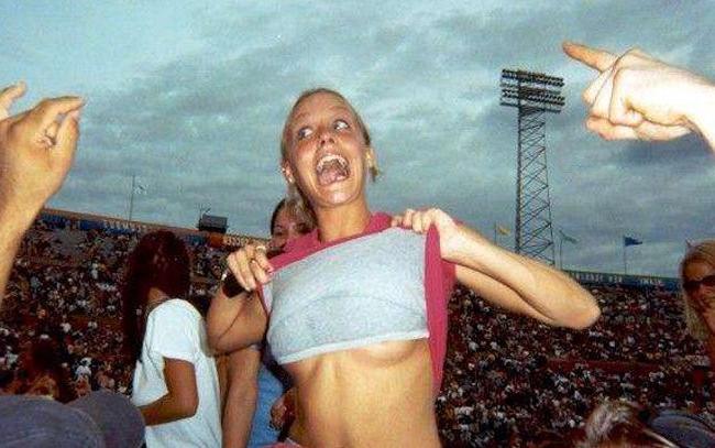 15P Drunk Chicks Flashing Perky Tits at Concerts