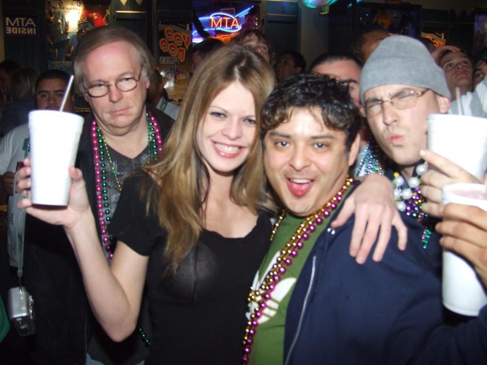 14P Drunk mardis gras tit flashing