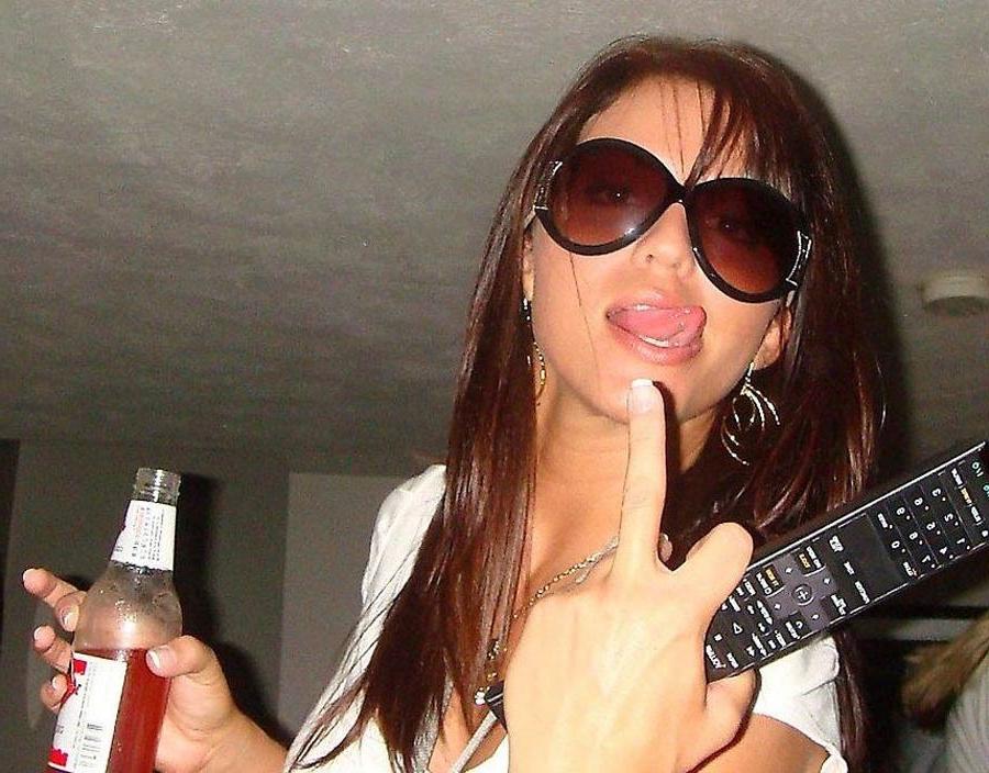 15P Really drunk amateur girlfriends going wild