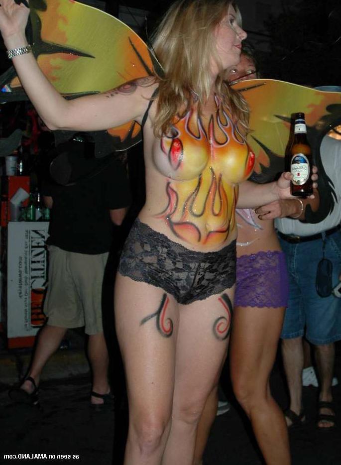 15P Picture set of drunk chicks gone wild