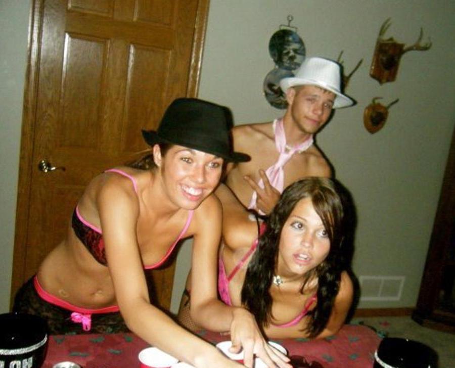 15P Really drunk amateur girls going wild
