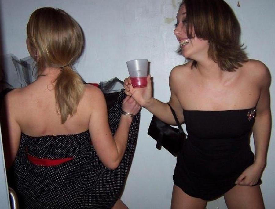 15P Really drunk amateur girls going wild