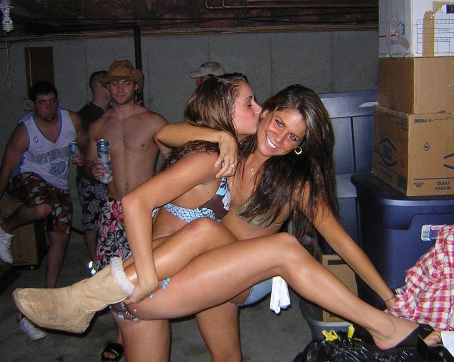 15P Really drunk amateur girls going wild
