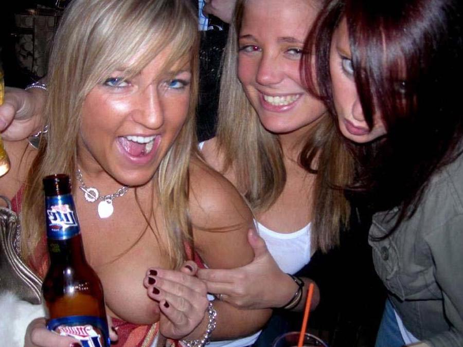 15P Really drunk amateur girls going wild