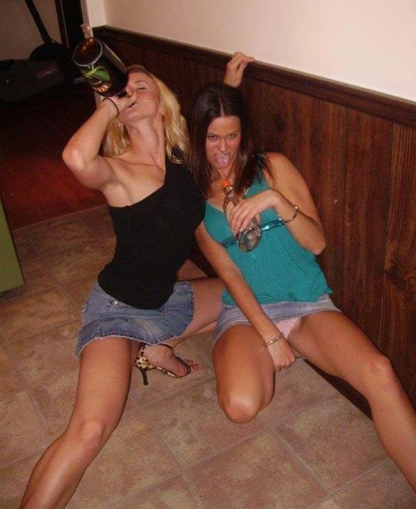 15P Really drunk amateur girls going wild
