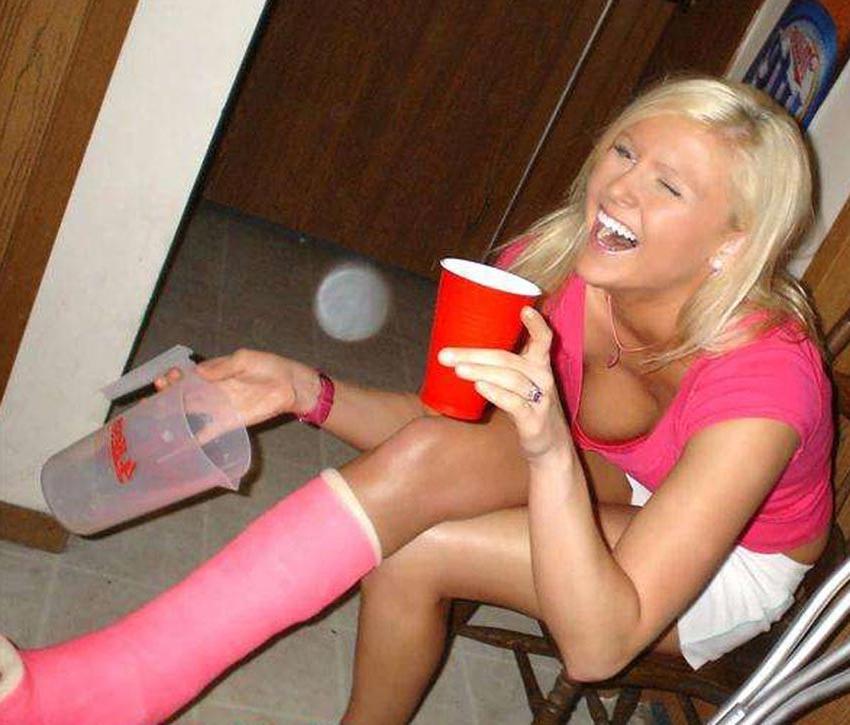 15P Really drunk amateur girls going wild