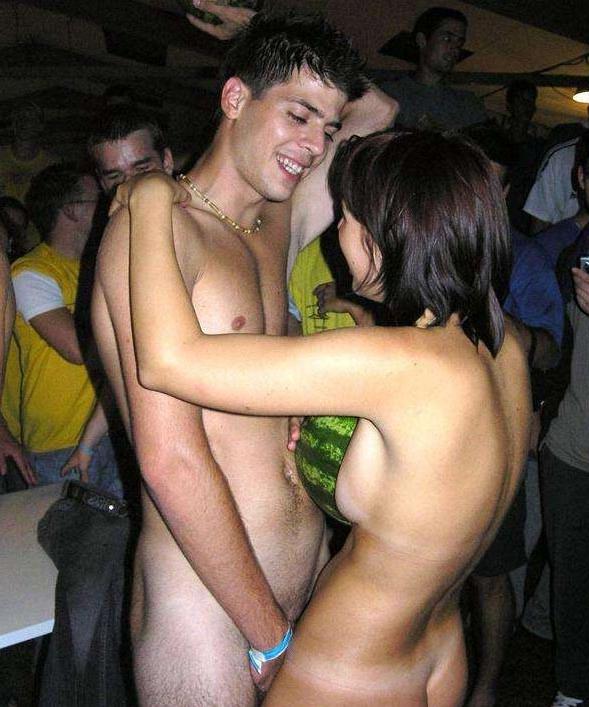 14P Really drunk amateur girlfriends going wild