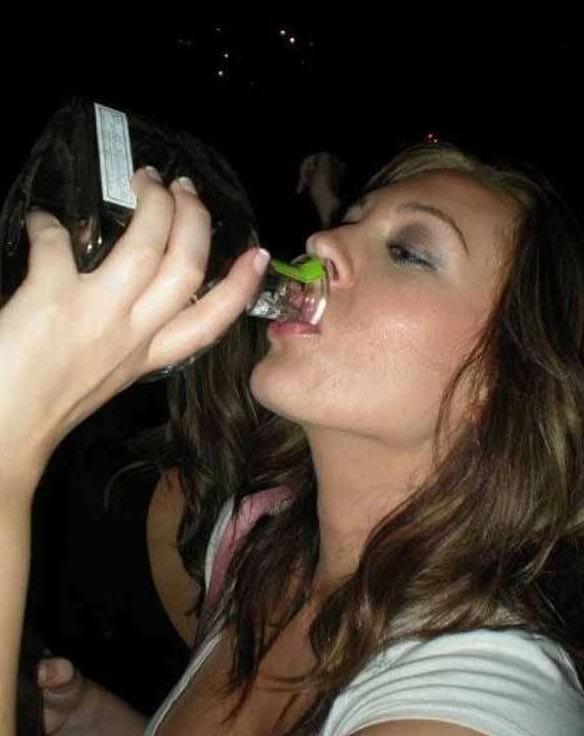 15P Really drunk amateur girlfriends going wild
