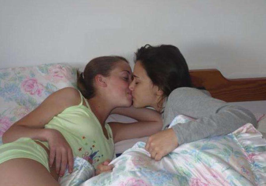 15P Really drunk amateur girlfriends going wild