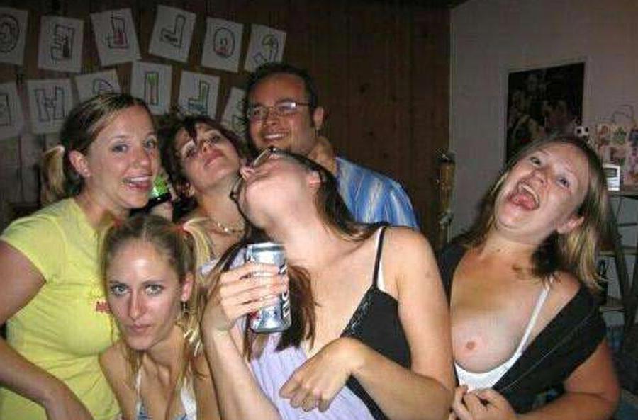 15P Really drunk amateur girlfriends going wild