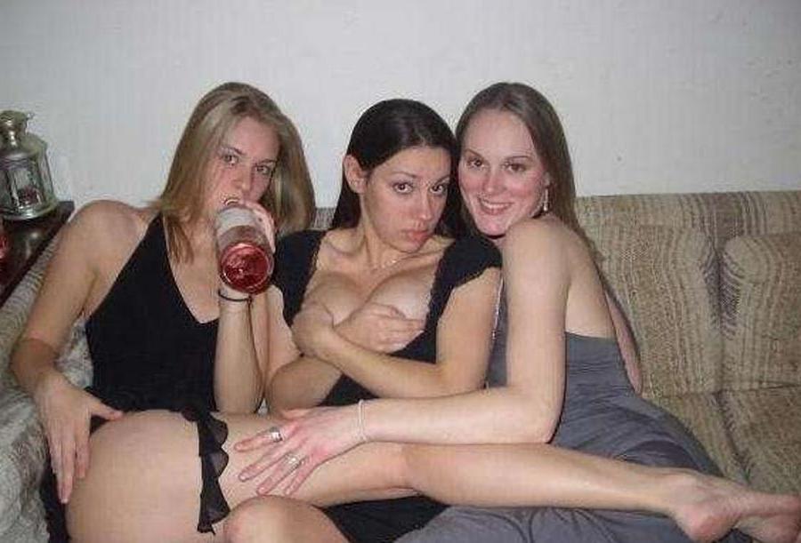 15P Really drunk amateur girlfriends exposed